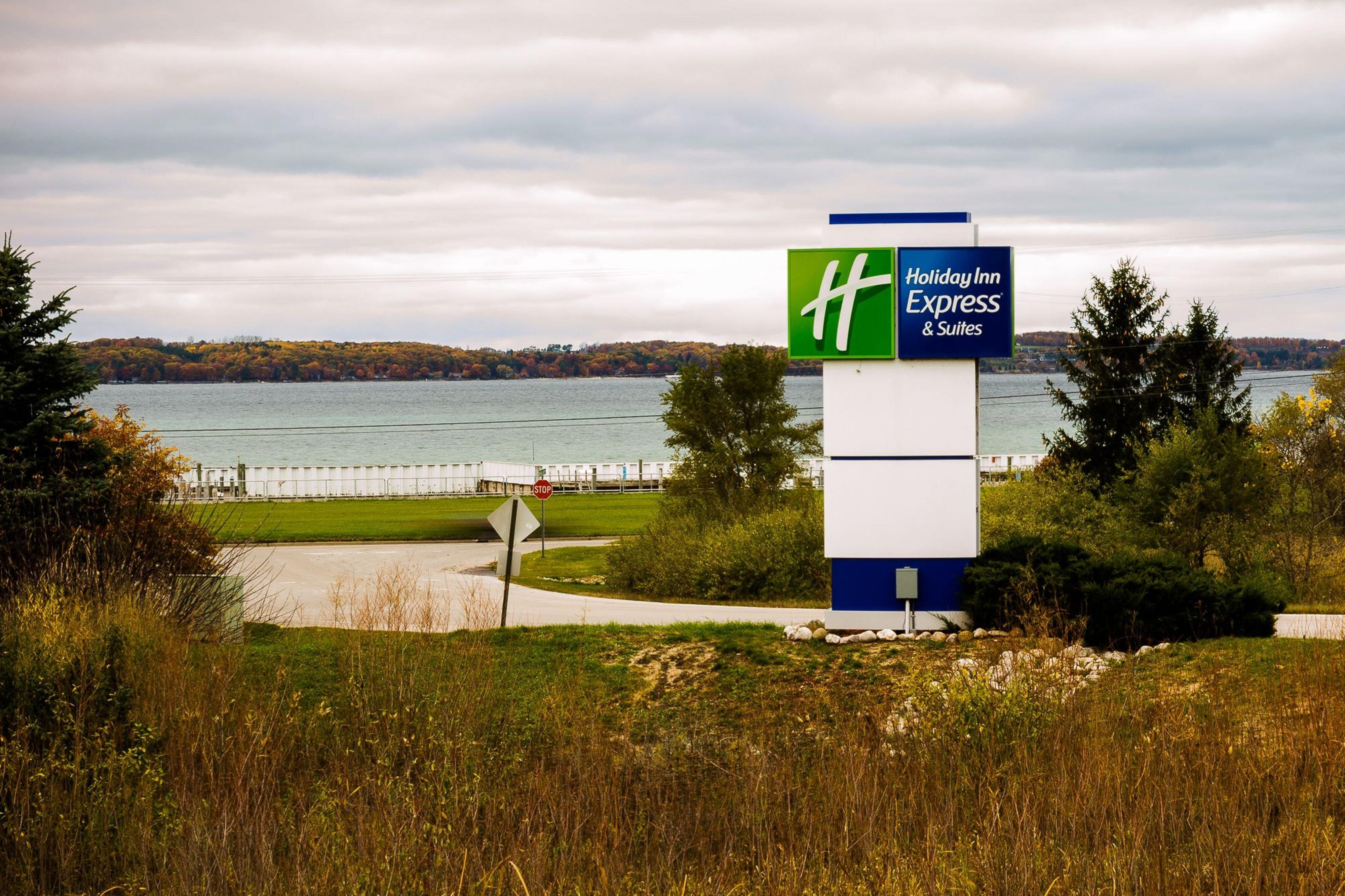 Holiday Inn Express Hotel & Suites Acme-Traverse City By Ihg Eksteriør billede